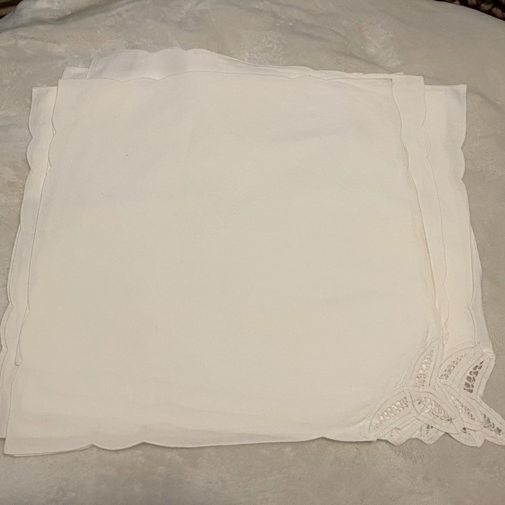 💞Vintage White Battenberg Lace Napkins w/Appliquéd Corner & Scalloped Sides💞